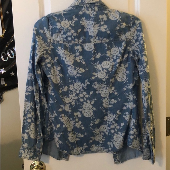 Button down - Picture 2 of 2